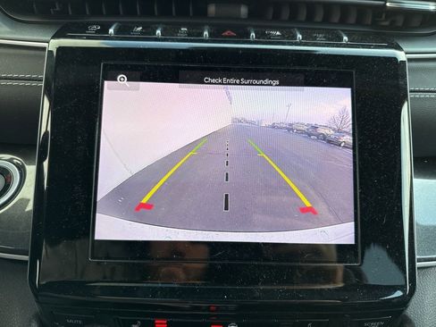 Used 2022 Jeep Grand Cherokee Altitude image 18