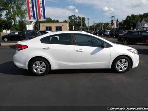 Used 2018 Kia Forte LX w/ LX Popular Package FWD image 4