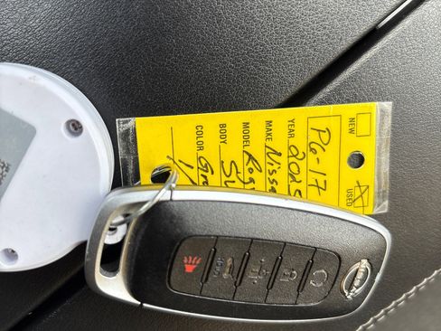 Used 2025 Nissan Rogue SV image 21