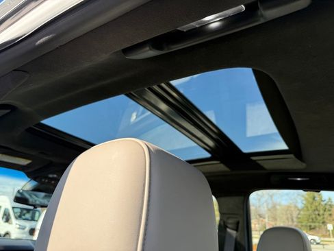 Used 2017 Cadillac CTS V w/ Luxury Package image 12