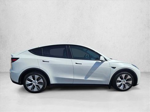 Used 2022 Tesla Model Y Long Range AWD/4WD image 4