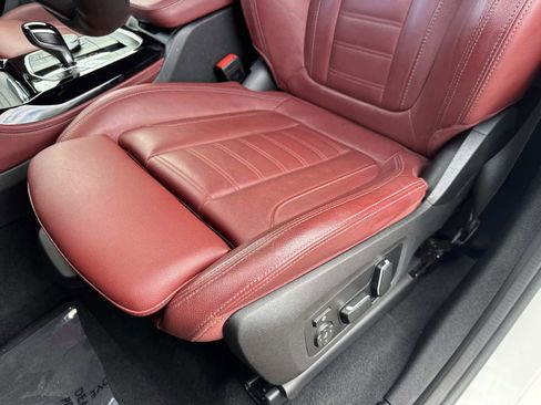 Certified 2025 BMW X4 xDrive30i w/ Premium Package image 19