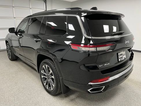 Used 2022 Jeep Grand Cherokee L Overland w/ MOPAR Finishing Package AWD/4WD image 8