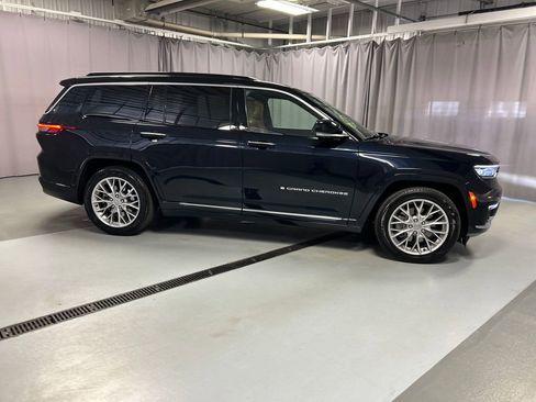 Used 2024 Jeep Grand Cherokee L Summit w/ Luxury Tech Group V image 8