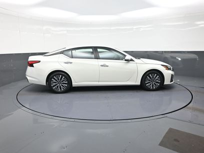 Used 2023 Nissan Altima 2.5 SV