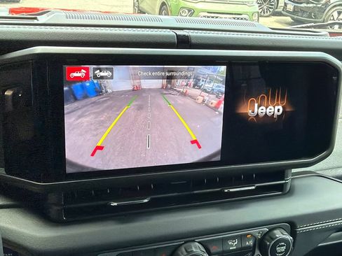 Used 2024 Jeep Wrangler Unlimited Sahara w/ Technology Group AWD/4WD image 26