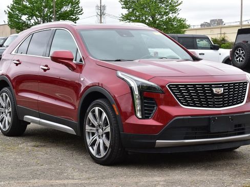 Used 2019 Cadillac XT4 Premium Luxury image 3