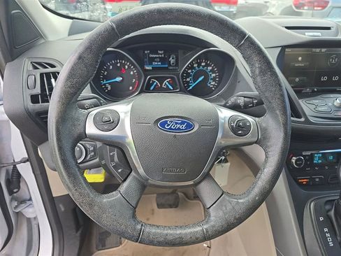 Used 2015 Ford Escape SE w/ Equipment Group 201A FWD image 16