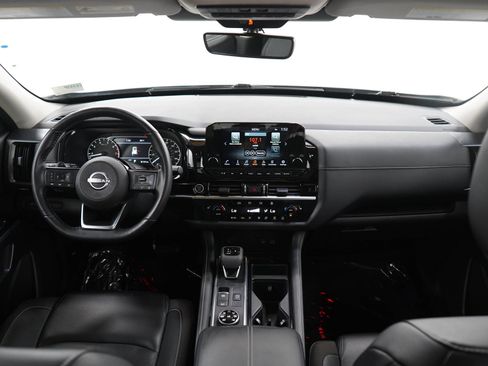 Used 2023 Nissan Pathfinder SL AWD/4WD image 13