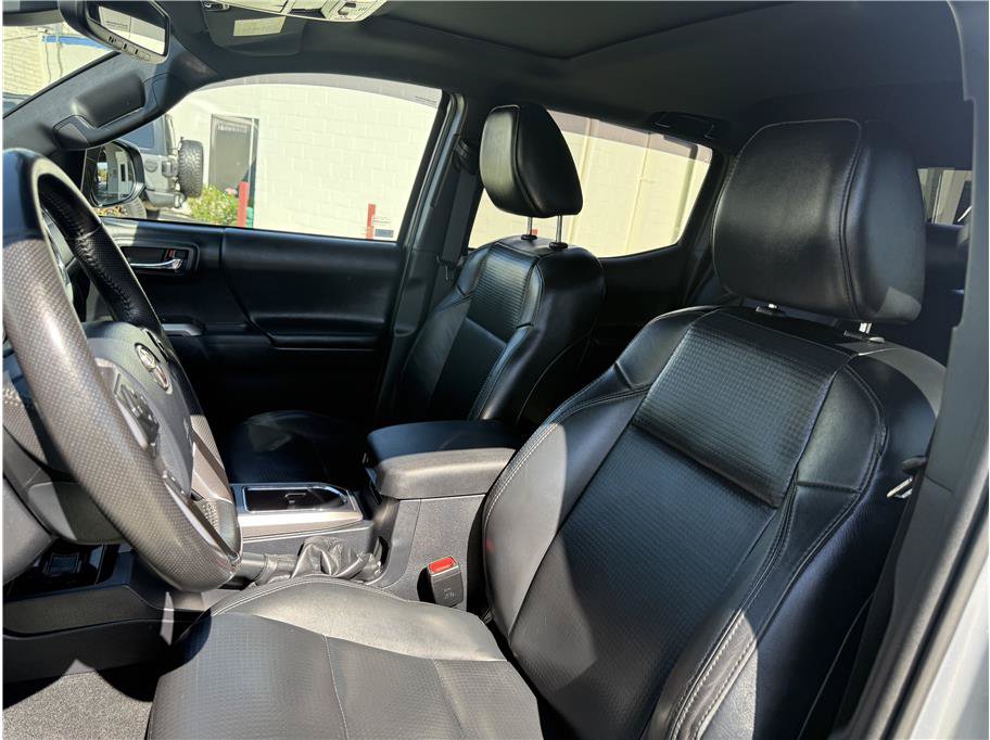Used 2019 Toyota Tacoma Limited AWD/4WD image 13