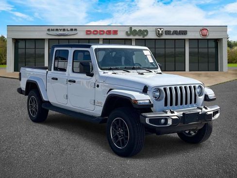 Used 2023 Jeep Gladiator Overland w/ Popular Equipment Package AWD/4WD image 1