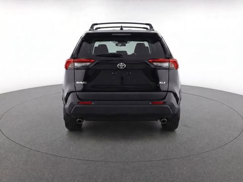 Certified 2023 Toyota RAV4 XLE Premium FWD image 4