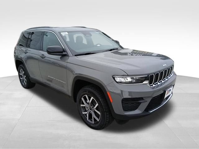 New 2027 Jeep Grand Cherokee Laredo X AWD/4WD image 7