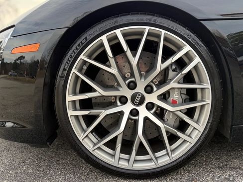 Used 2017 Audi R8 V10 w/ Ceramic Brake Package image 3