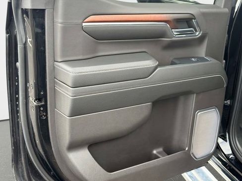Used 2024 GMC Sierra 1500 Denali w/ Technology Package AWD/4WD image 11