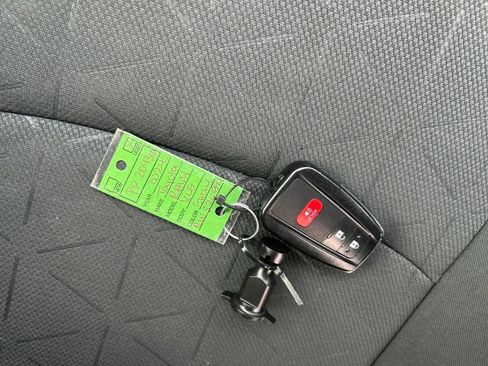 Used 2024 Toyota RAV4 XLE image 28