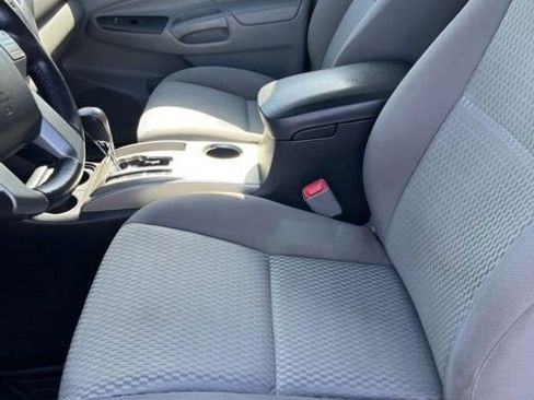 Used 2013 Toyota Tacoma 4x4 Access Cab V6 w/ SR5 Pkg image 12