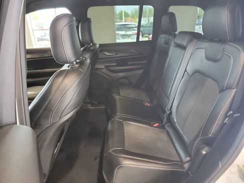 Used 2023 Jeep Grand Cherokee Altitude AWD/4WD image 29