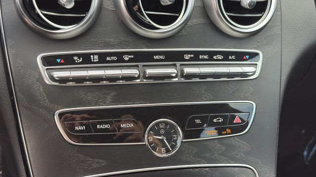 Used 2021 Mercedes-Benz C 300 Sedan w/ Premium Package image 20