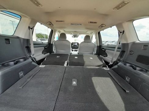 Used 2021 Toyota Highlander XLE AWD/4WD image 58