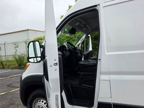 Used 2025 RAM ProMaster 2500 w/ Convenience Group FWD image 23