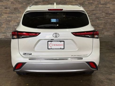 Used 2021 Toyota Highlander Platinum AWD/4WD image 7