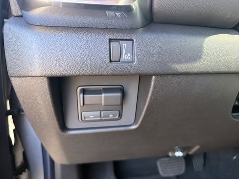 New 2026 GMC Canyon Elevation w/ Convenience Package image 18