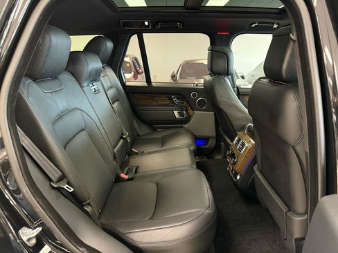Used 2018 Land Rover Range Rover HSE image 25