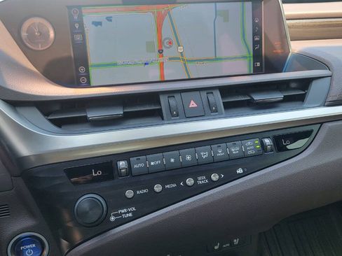 Used 2019 Lexus ES 300h FWD image 31