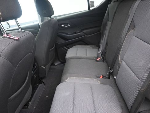 Used 2021 Chevrolet Traverse LS FWD image 14