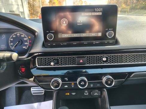 Used 2024 Honda Civic Sport image 25