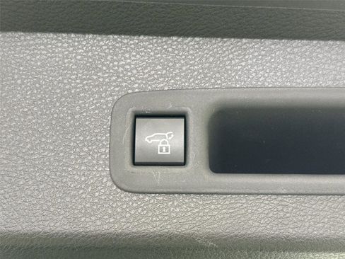 Certified 2025 Toyota Sienna XLE image 39