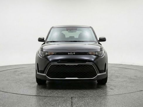Used 2025 Kia Soul LX w/ LX Technology Package FWD image 2