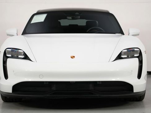 Used 2022 Porsche Taycan image 7