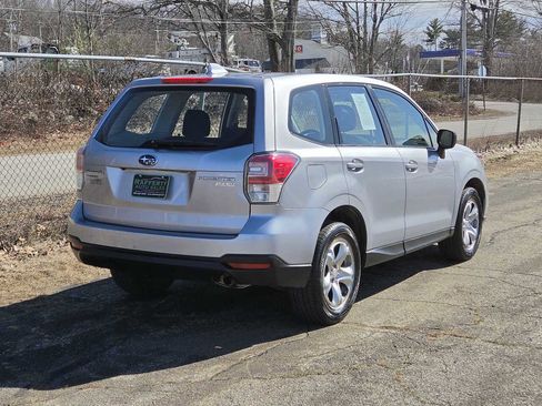 Used 2017 Subaru Forester 2.5i image 4