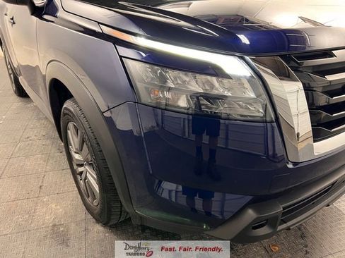 Used 2025 Nissan Pathfinder SV FWD image 12