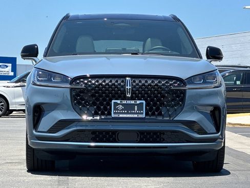 New 2026 Lincoln Aviator Black Label w/ Black Label Special Edition AWD/4WD image 8