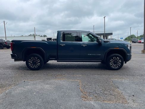 Used 2024 GMC Sierra 2500 Denali Ultimate AWD/4WD image 6