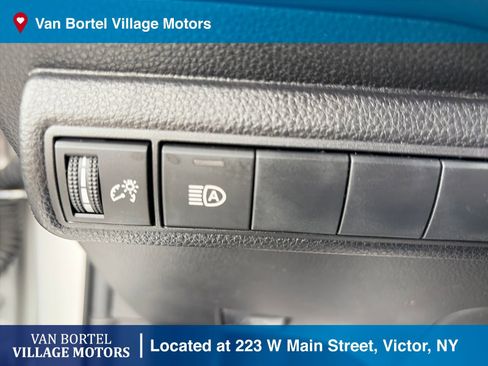 Used 2022 Toyota Corolla SE image 13