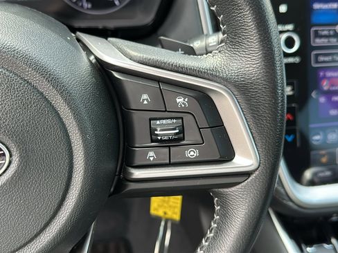 Used 2021 Subaru Outback Premium image 12