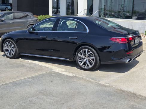 Certified 2025 Mercedes-Benz E 350 4MATIC Sedan image 3