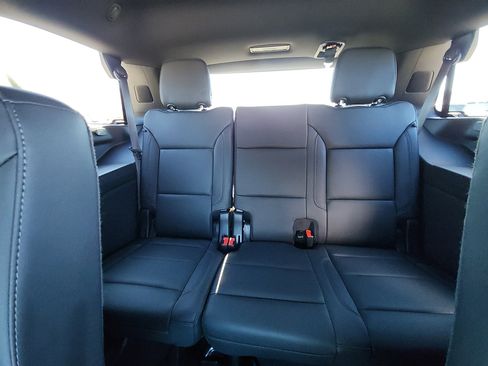 Certified 2024 Chevrolet Tahoe Z71 w/ Luxury Package image 32