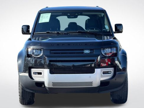 Used 2024 Land Rover Defender 110 S image 8