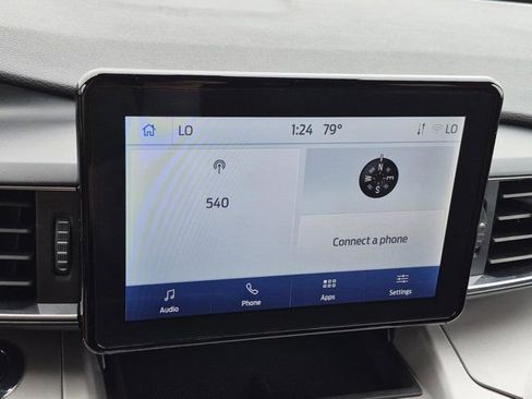 Used 2024 Ford Explorer XLT w/ Equipment Group 202A image 26