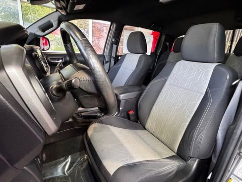 Used 2023 Toyota Tacoma TRD Off-Road image 21