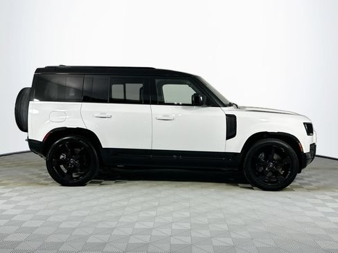 Used 2024 Land Rover Defender 110 X-Dynamic SE AWD/4WD image 4