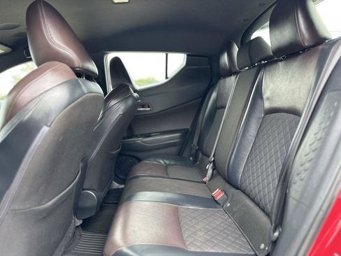 Used 2019 Toyota C-HR Limited FWD image 14
