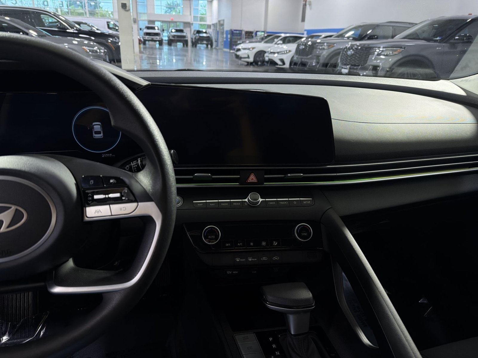Used 2024 Hyundai Elantra SEL FWD image 19