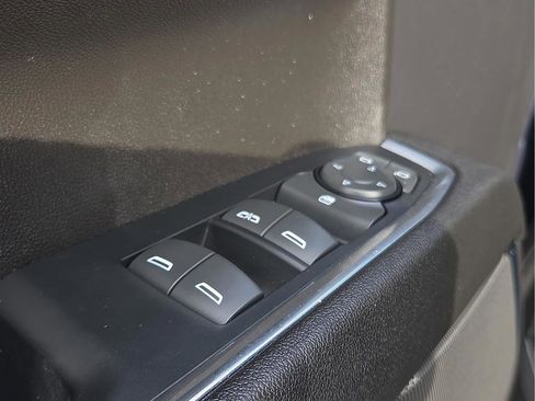 Used 2023 Chevrolet Silverado 1500 LT image 12