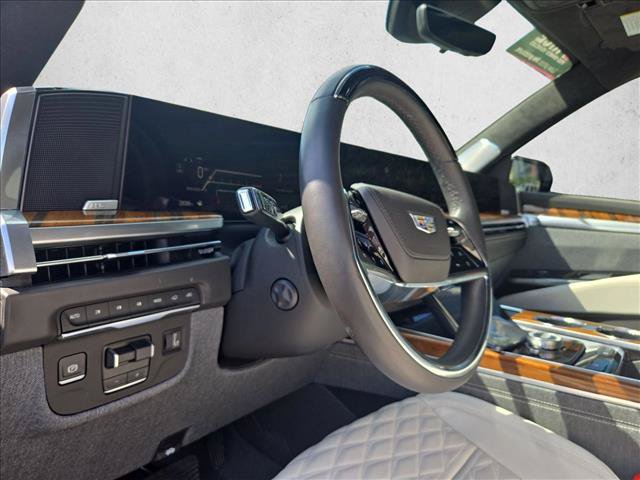 Used 2025 Cadillac Escalade Sport Platinum w/ LPO, ONYX Package AWD/4WD image 9